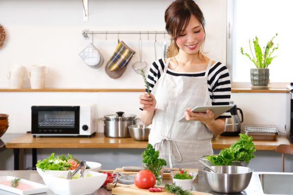子供に孫に？　60代女性は料理を振る舞うのが好きな傾向も　人との距離も縮まる「食事」。料理を振る舞うのが好きな人はどのくらいいるのだろう。