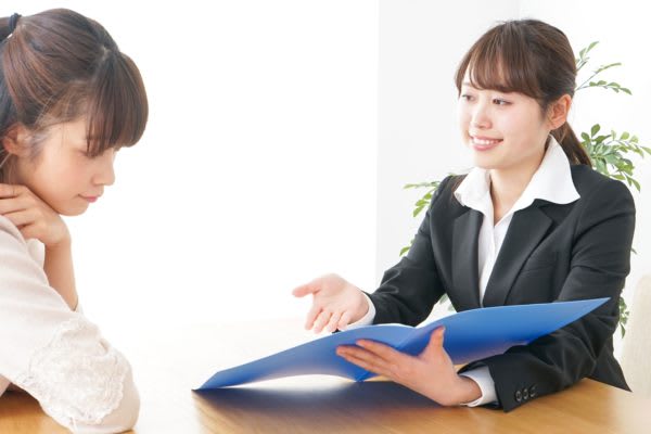 敷居が高い？　弁護士を雇った経験者は60代女性が多い傾向　法律が関わってくるトラブルなどでは、弁護士を雇うことも。実際に関わったことのある人はどのくらいいるのだろう。