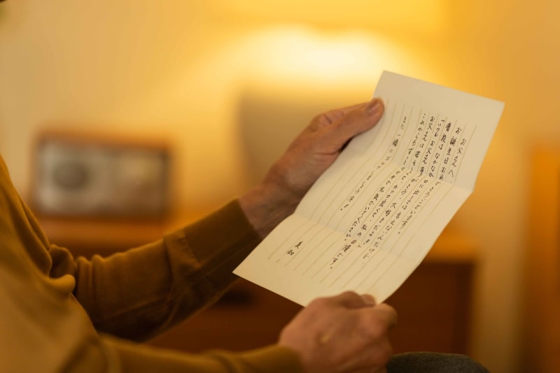 LINEやSNSが主流の時代に…　今でも手紙を書く女性たちの事情　LINEなどが主流の時代、手紙を書く機会は少なくなっている。それでも手紙を書く人は、どれほどいるのか。