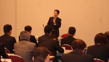 緊急会議で再発防止を呼び掛ける福島県の担当者