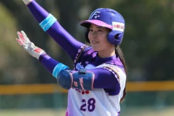 女子プロ野球 みなみ 加藤優 三浦由美子と3ショット公開 顎乗せ優さん に 可愛いかっ エンタメプラス 話題のエンタメ情報満載